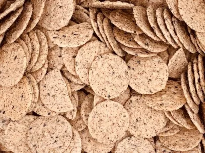 Sesamcracker mit Pfeffer